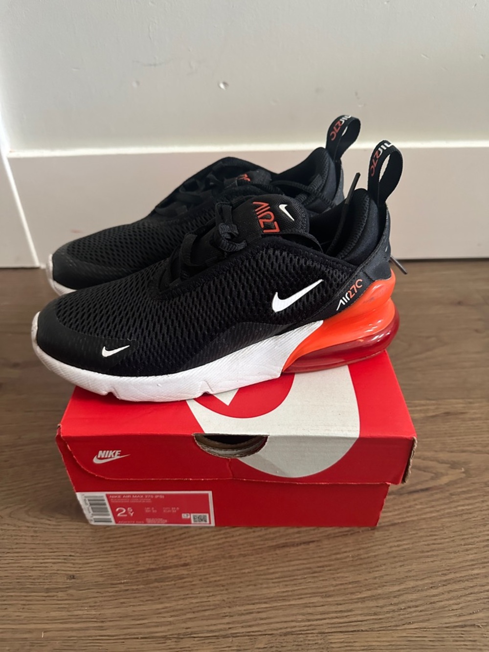 Nike Kids' Black/Orange Air Max 270 Lightweight Sneakers